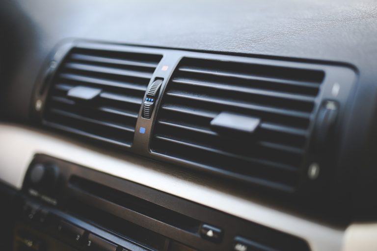 POLYTOP Geruchsabsorber entfernt schnell Gerüche im Auto