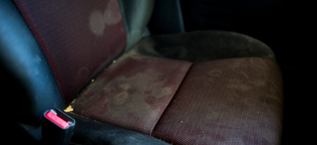Autositze reinigen Intro - eingetrocknete Wasserflecken richtig entfernen
